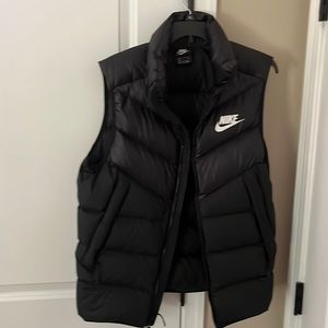 Men’s Nike Puffer ski vest.   NEW